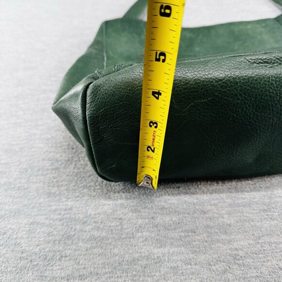 AMERICAN LEATHER Co - Green One Strap Magnetic Snap Shoulder Bag - Picture 9 of 14